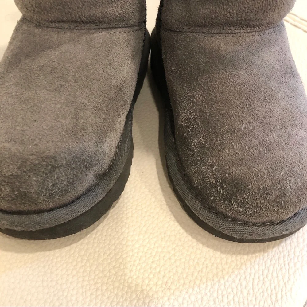 UGG Florence Gray Zipper Boots Sz 7